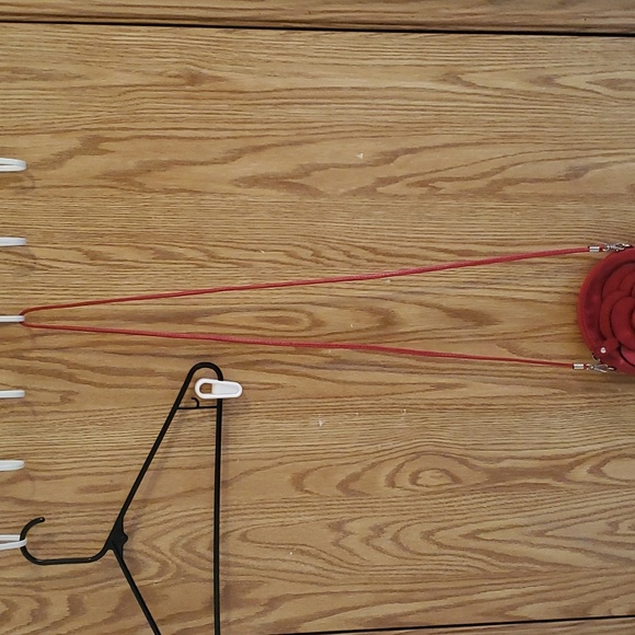 Small red rosette purse - Picture 3 of 6